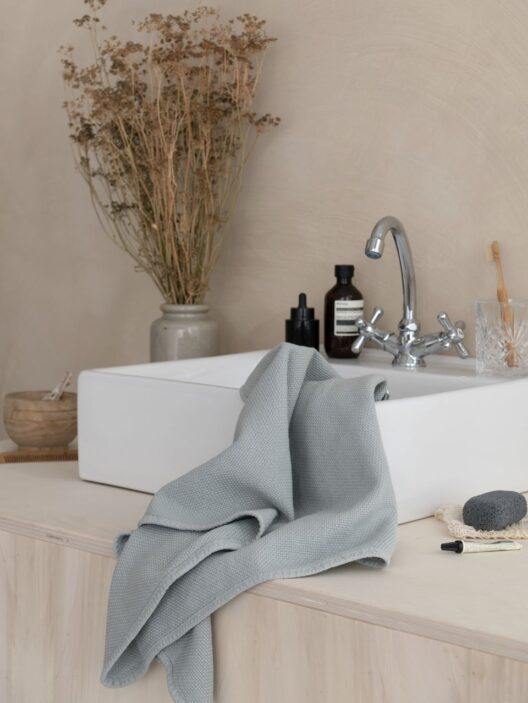 bain seafoam 1 1.jpg